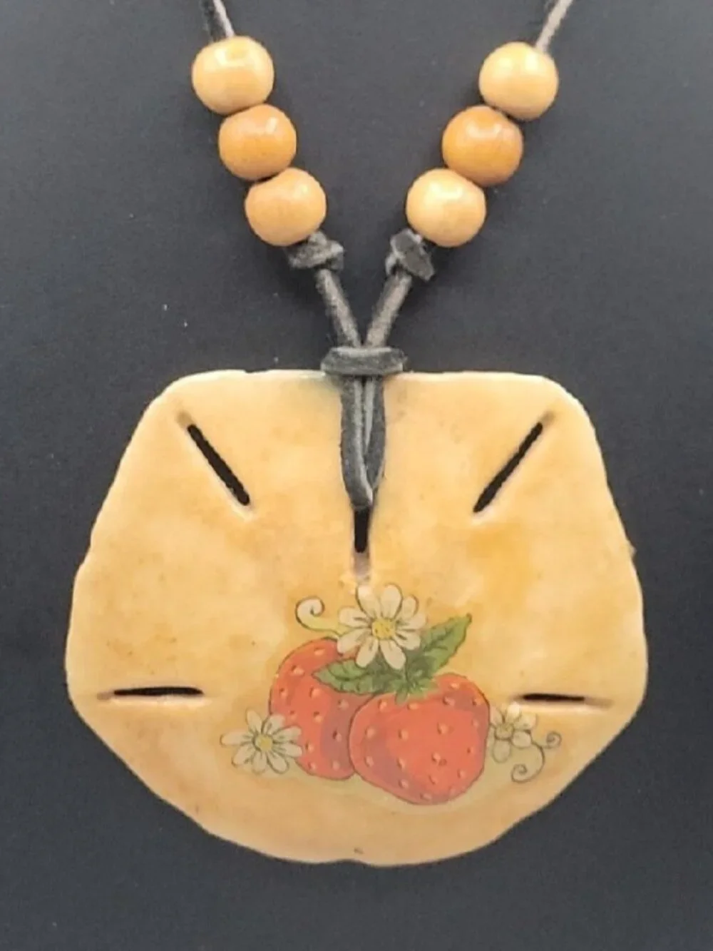 VTG Decoupaged Large Sand Dollar pendant necklace Wood Beads 28
